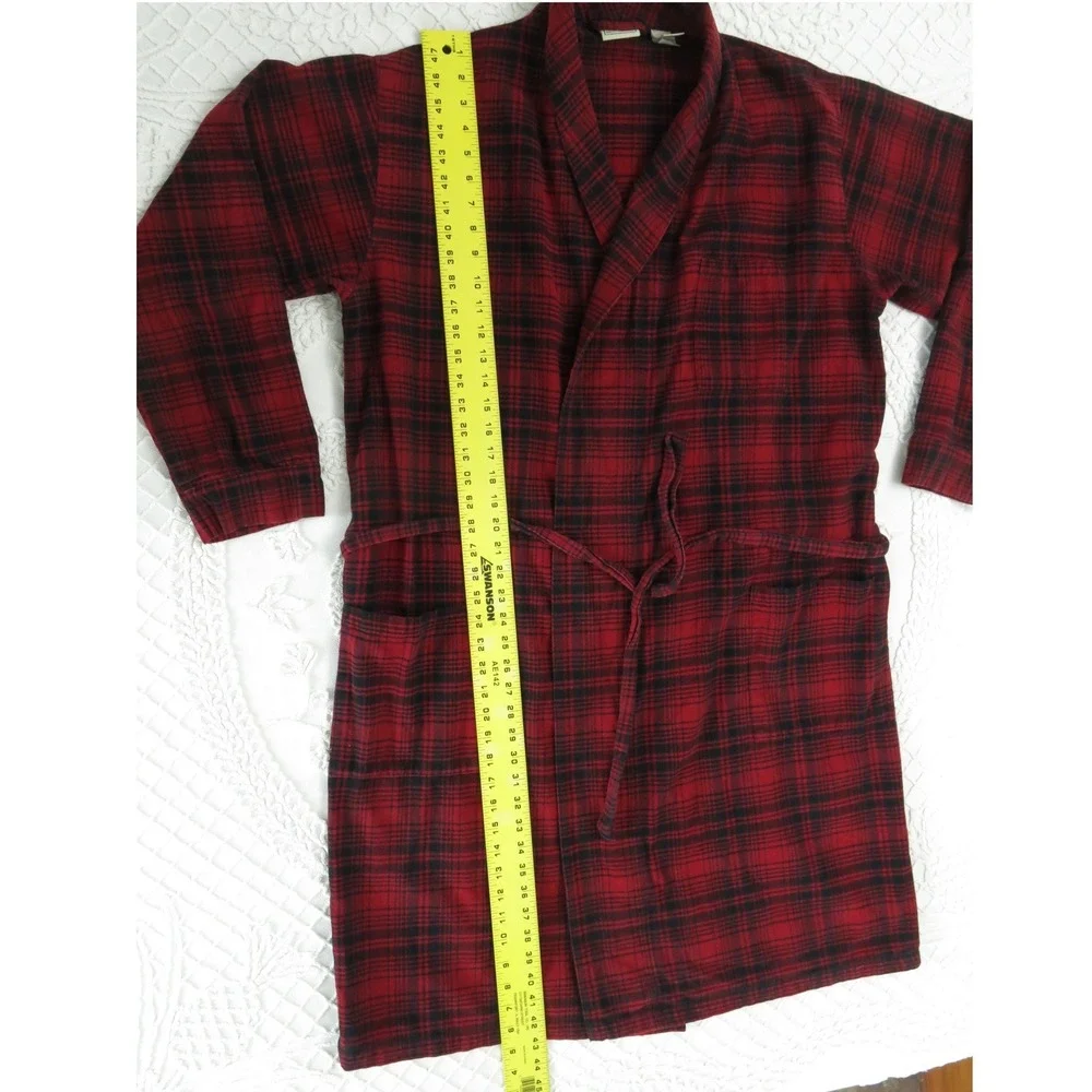 LL Bean Mens Red Black Plaid Flannel Robe Cotton Shawl Collar Medium bathrobe